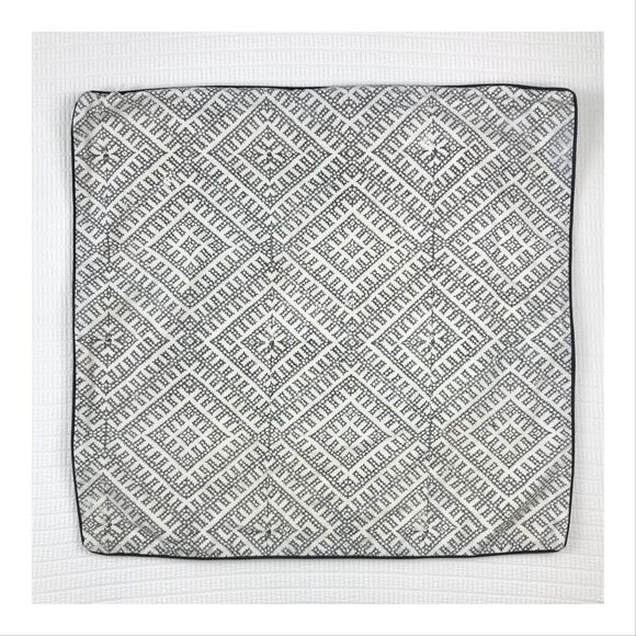 Roberta Roller Rabbit 100% Cotton Square Pillow Case Cover 21x22 Zip Black White - Picture 4 of 10